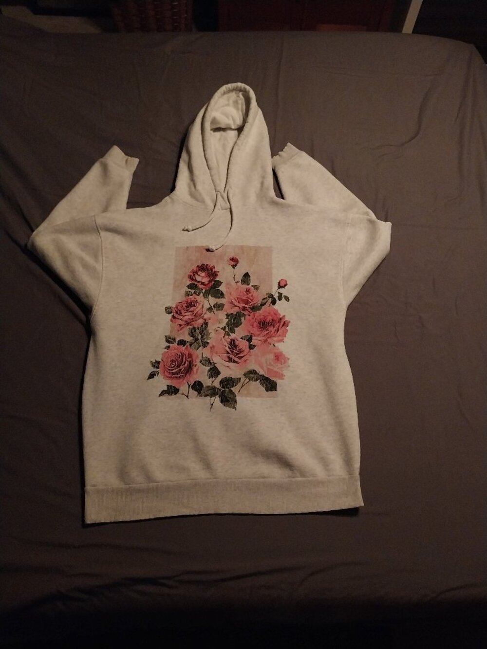 Junior's SO brand oversized gray/white hoodie with pink roses